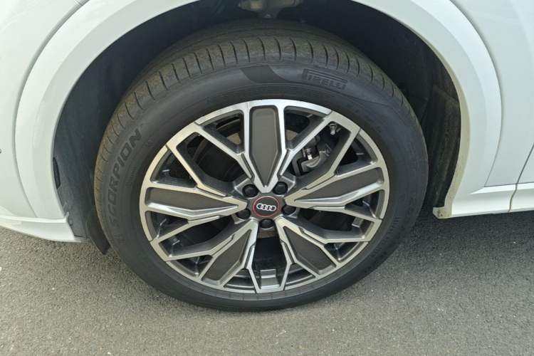 Used Audi Q5L 2026 Model Range: Exclusive Edition for 10 Million Users Exterior 4