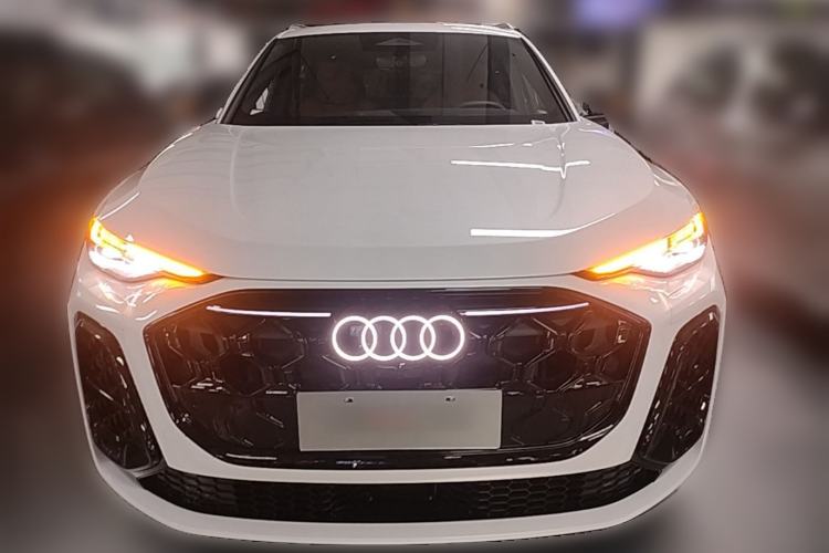 Used Audi Q5L 2026 Model Range: Exclusive Edition for 10 Million Users Front
