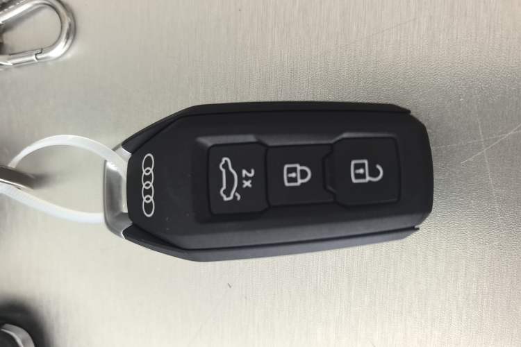Used Audi Q5L 2026 Model Range: Exclusive Edition for 10 Million Users Interior 1