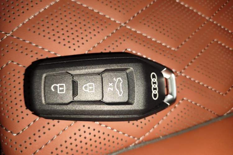 Used Audi Q5L 2026 Model Range: Intelligent Hybrid Premium Edition Interior 1