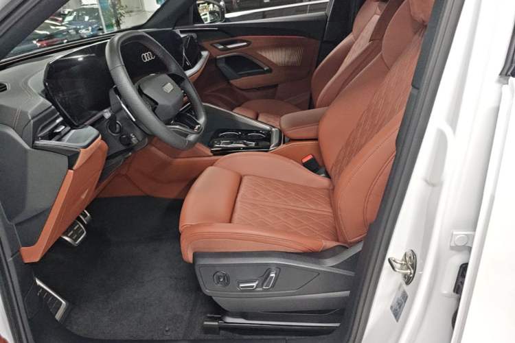 Used Audi Q5L 2026 Model Range: Exclusive Edition for 10 Million Users Left Front Seat