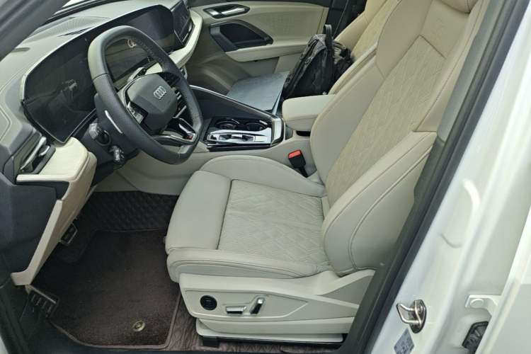 Used Audi Q5L 2026 Model Range: Exclusive Edition for 10 Million Users Left Front Seat