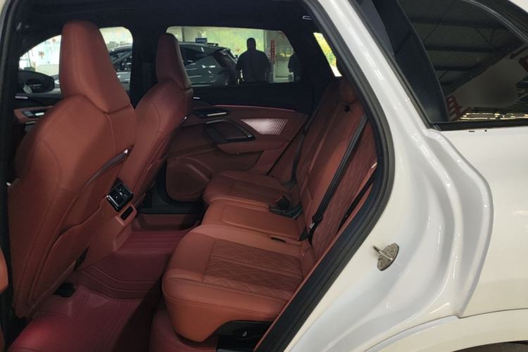 Used Audi Q5L 2026 Model Range: Intelligent Hybrid Premium Edition Left Rear Seat