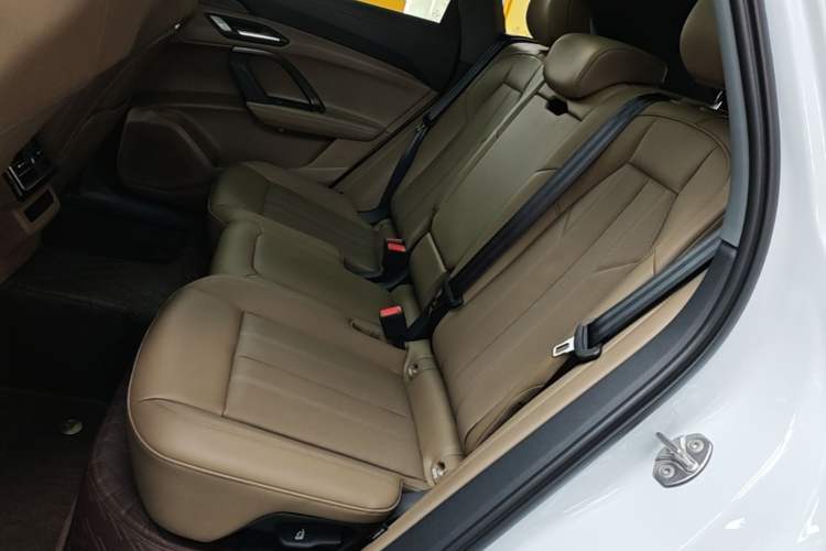 Used Audi Q5L 2026 150kW Smart Hybrid Luxury Edition Left Rear Seat