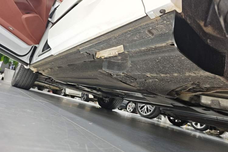 Used Audi Q5L 2026 Model Range: Exclusive Edition for 10 Million Users Left Side Sill