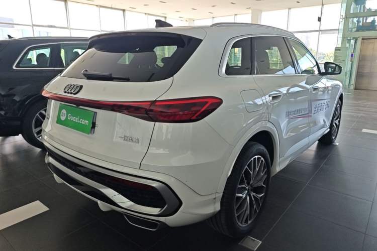 Used Audi Q5L 2026 150kW Smart Hybrid Luxury Edition Rear Right 45 Deg