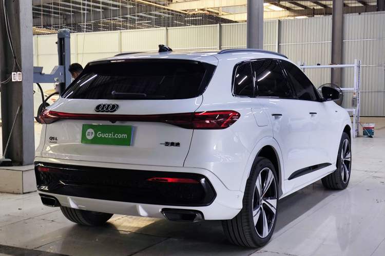 Used Audi Q5L 2026 Model Range: Intelligent Hybrid Premium Edition Rear Right 45 Deg