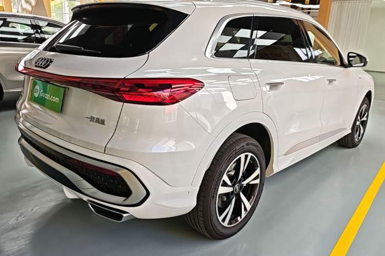 Used Audi Q5L 2026 150kW Smart Hybrid Luxury Edition Rear Right 45 Deg