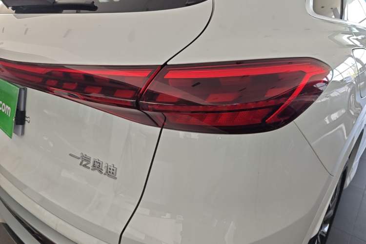 Used Audi Q5L 2026 150kW Smart Hybrid Luxury Edition Right Rear Taillight