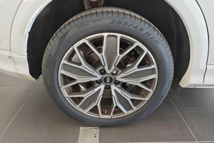 Used Audi Q5L 2026 150kW Smart Hybrid Luxury Edition Right Rear Wheel Hub