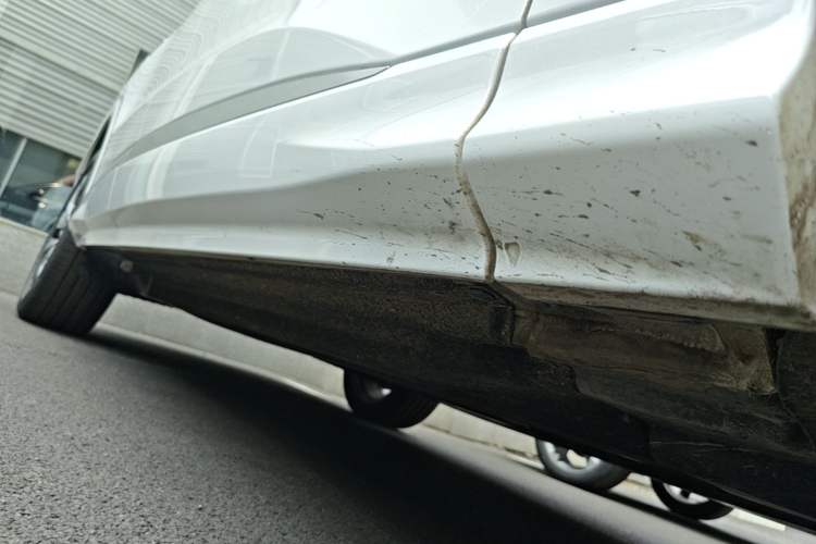 Used Audi Q5L 2026 Model Range: Exclusive Edition for 10 Million Users Right Side Sill