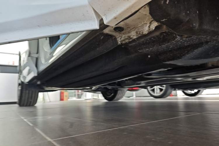 Used Audi Q5L 2026 150kW Smart Hybrid Luxury Edition Right Side Sill