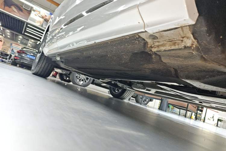 Used Audi Q5L 2026 Model Range: Exclusive Edition for 10 Million Users Right Side Sill