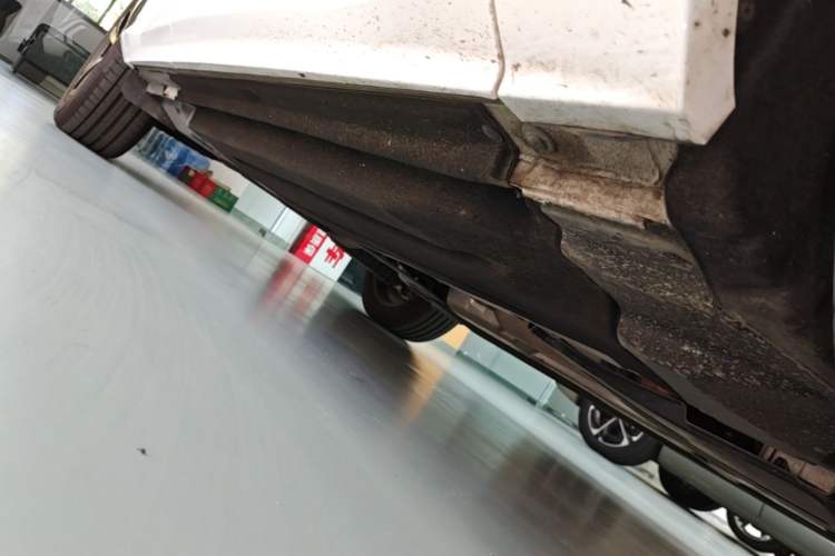 Used Audi Q5L 2026 150kW Smart Hybrid Luxury Edition Right Side Sill