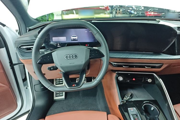 Used Audi Q5L 2026 Model Range: Exclusive Edition for 10 Million Users Steering Wheel