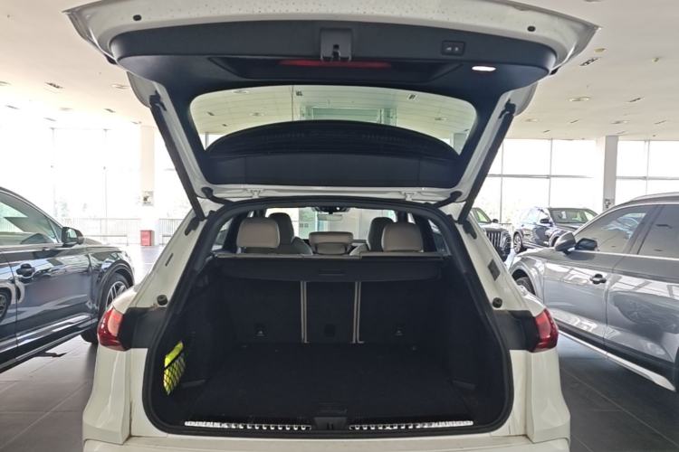 Used Audi Q5L 2026 150kW Smart Hybrid Luxury Edition Trunk
