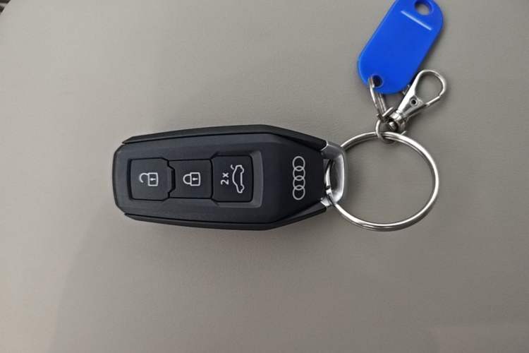 Used Audi Q5L 2026 150kW Smart Hybrid Luxury Edition Vehicle Key