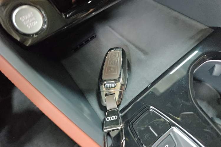 Used Audi Q5L 2026 Model Range: Exclusive Edition for 10 Million Users Vehicle Key