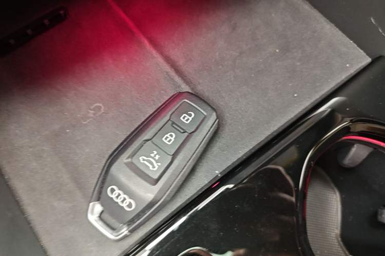 Used Audi Q5L 2026 150kW Smart Hybrid Luxury Edition Vehicle Key