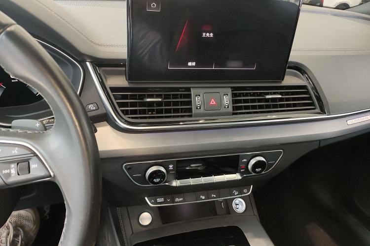 Used Audi Q5L Sportback 2021 40 TFSI Fashion Model Audio And AC Panel