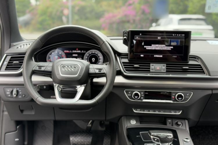 Used Audi Q5L Sportback 2021 40 TFSI Luxury Edition Interior 9