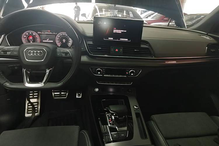 Used Audi Q5L Sportback 2021 40 TFSI Luxury Edition Audio And AC Panel
