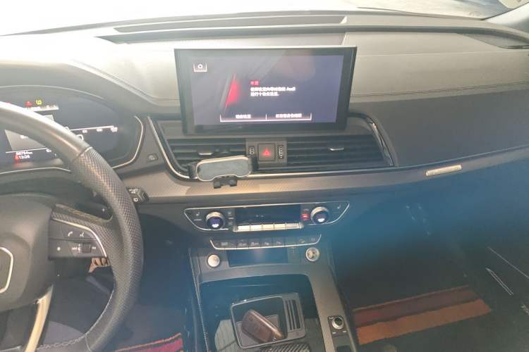 Used Audi Q5L Sportback 2021 45 TFSI Luxury Edition Audio And AC Panel