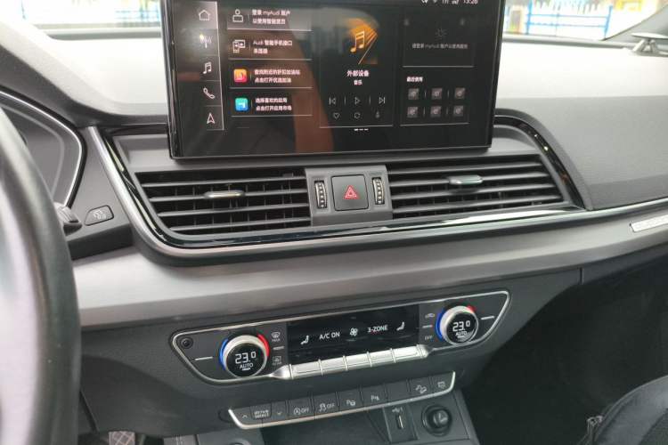 Used Audi Q5L Sportback 2021 40 TFSI Fashion Model Audio And AC Panel