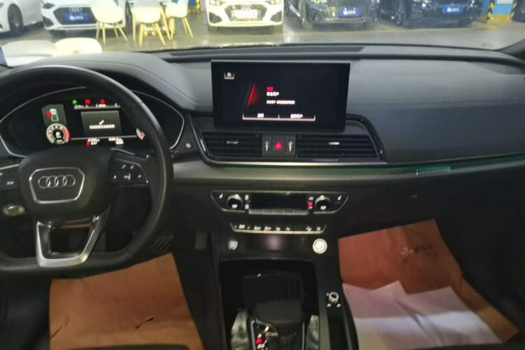 Used Audi Q5L Sportback 2021 40 TFSI Luxury Edition Audio And AC Panel