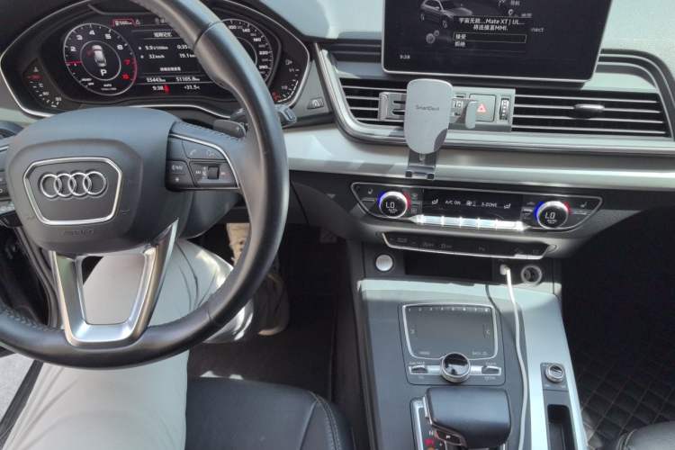 Used Audi Q5L Sportback 2021 40 TFSI Fashion Model Audio And AC Panel