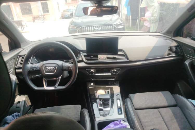 Used Audi Q5L Sportback 2021 45 TFSI Luxury Edition Center Console