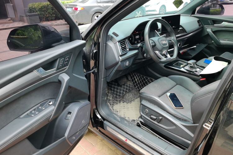 Used Audi Q5L Sportback 2021 40 TFSI Luxury Edition Driver Seat