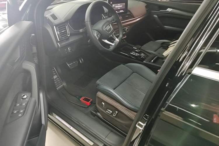 Used Audi Q5L Sportback 2021 40 TFSI Luxury Edition Driver Seat