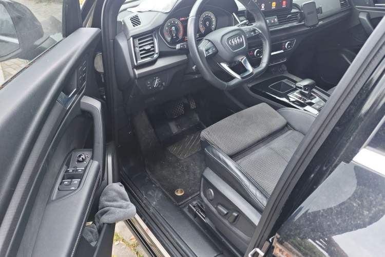 Used Audi Q5L Sportback 2021 40 TFSI Luxury Edition Driver Seat
