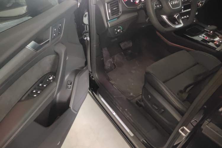 Used Audi Q5L Sportback 2021 40 TFSI Luxury Edition Driver Seat