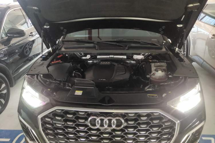 Used Audi Q5L Sportback 2021 40 TFSI Luxury Edition Engine Bay