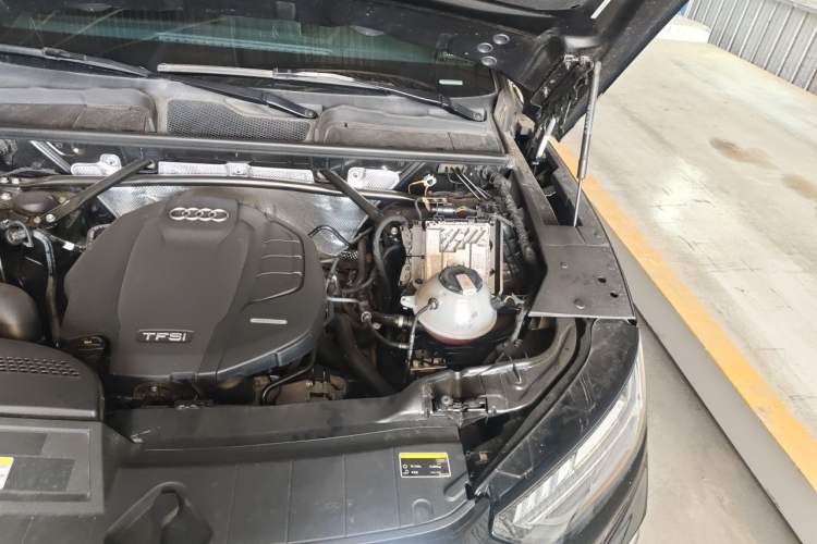 Used Audi Q5L Sportback 2021 45 TFSI Luxury Edition Engine Bay Left