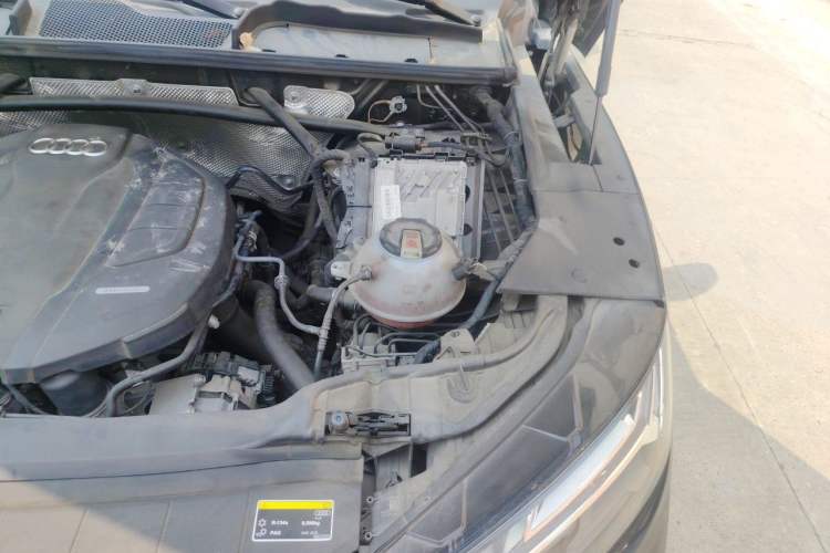 Used Audi Q5L Sportback 2021 45 TFSI Luxury Edition Engine Bay Left