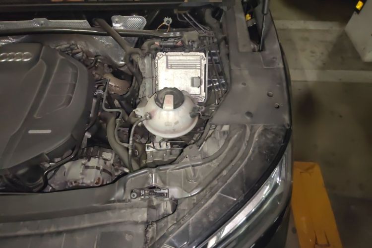 Used Audi Q5L Sportback 2021 40 TFSI Fashion Model Engine Bay Left