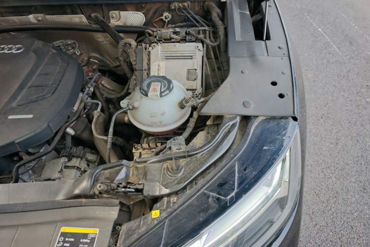 Used Audi Q5L Sportback 2021 40 TFSI Fashion Model Engine Bay Left