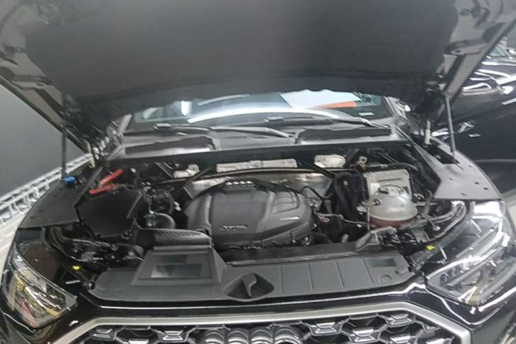 Used Audi Q5L Sportback 2021 40 TFSI Fashion Model Engine Bay