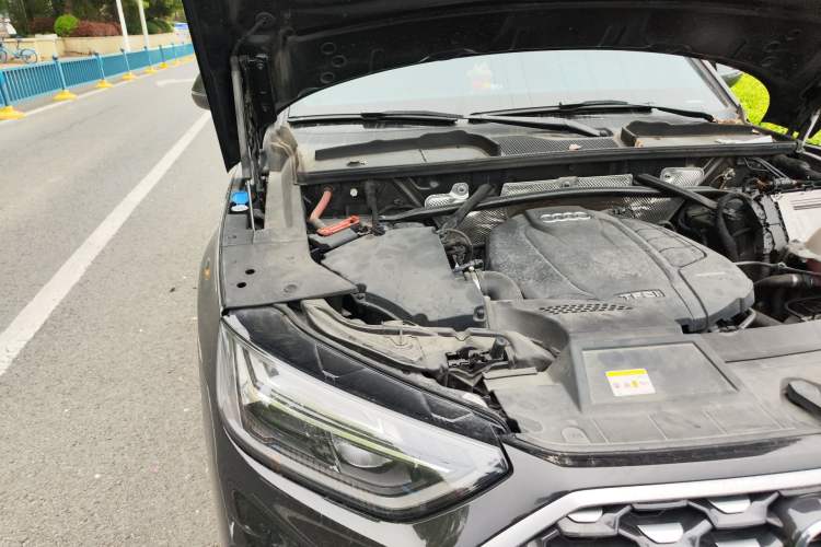Used Audi Q5L Sportback 2021 40 TFSI Fashion Model Engine Bay Right