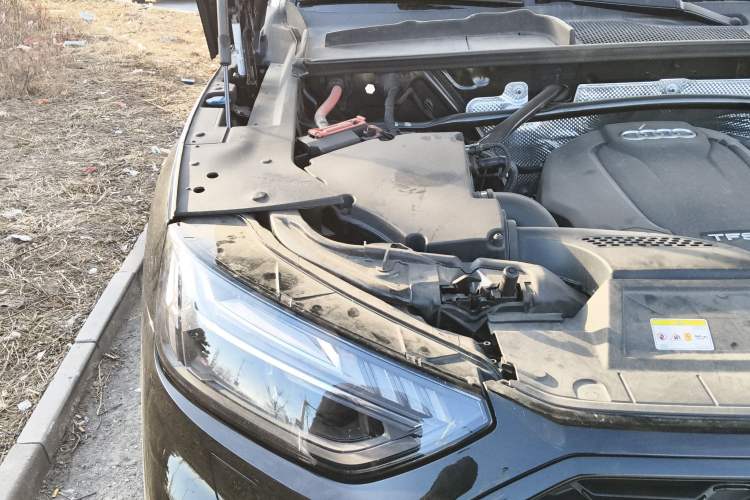 Used Audi Q5L Sportback 2021 45 TFSI Luxury Edition Engine Bay Right