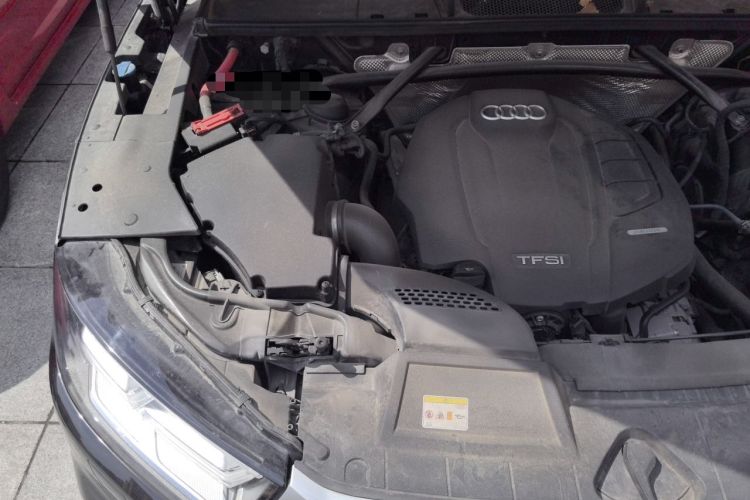 Used Audi Q5L Sportback 2021 40 TFSI Fashion Model Engine Bay Right
