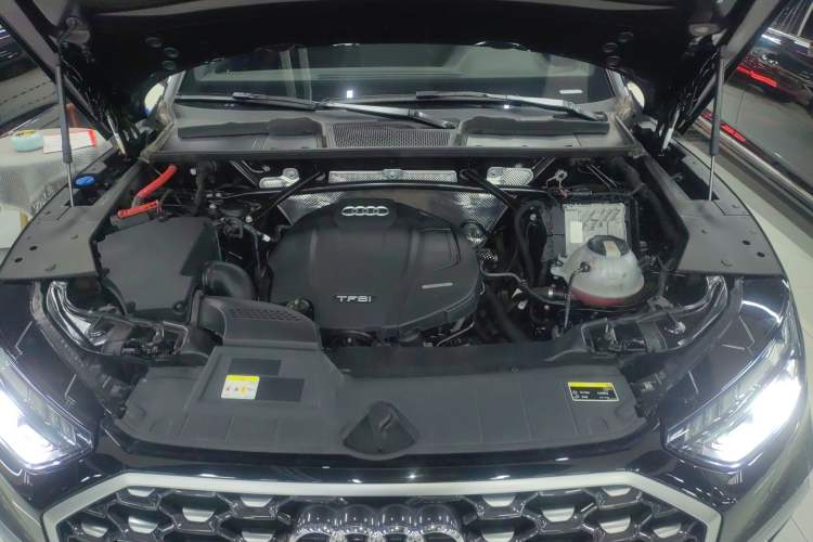 Used Audi Q5L Sportback 2021 45 TFSI Luxury Edition Engine Bay