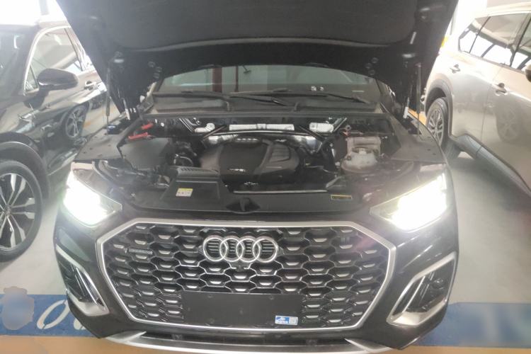 Used Audi Q5L Sportback 2021 40 TFSI Luxury Edition Engine Bay