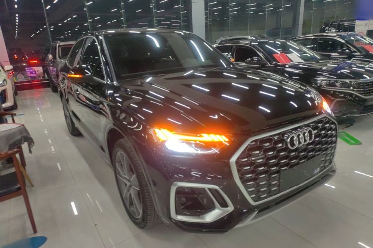 Used Audi Q5L Sportback 2021 45 TFSI Luxury Edition Front Right 45 Deg