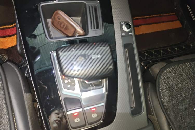 Used Audi Q5L Sportback 2021 45 TFSI Luxury Edition Gear Lever