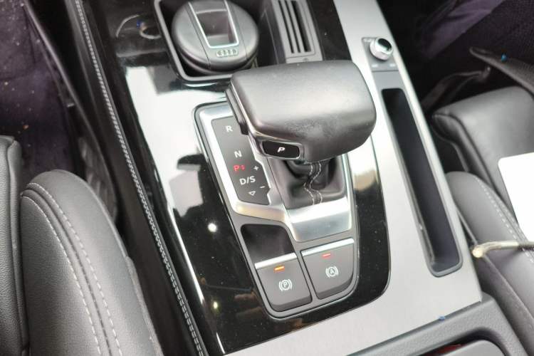 Used Audi Q5L Sportback 2021 40 TFSI Fashion Model Gear Lever