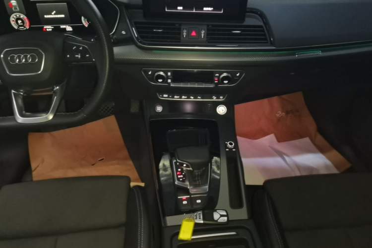 Used Audi Q5L Sportback 2021 40 TFSI Luxury Edition Gear Lever